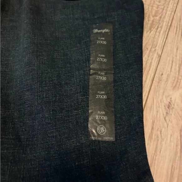 Wrangler Retro Flare Jeans Dark Wash 27x30 New With Tags - Picture 4 of 4
